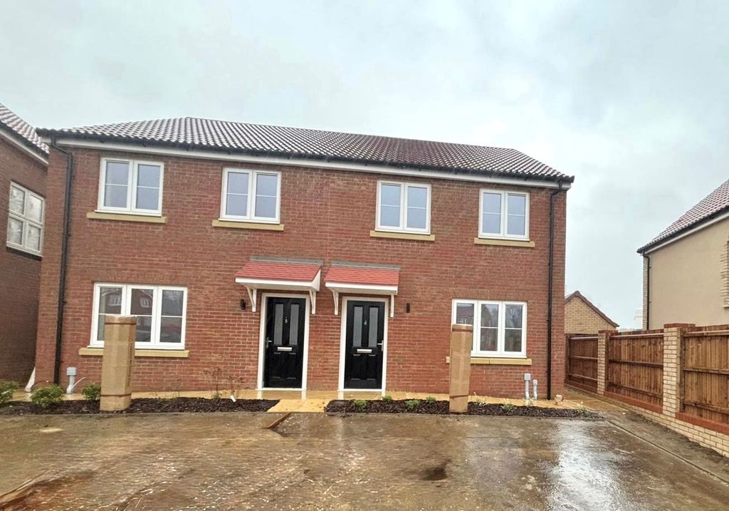 Property photo 1 of 11 Front