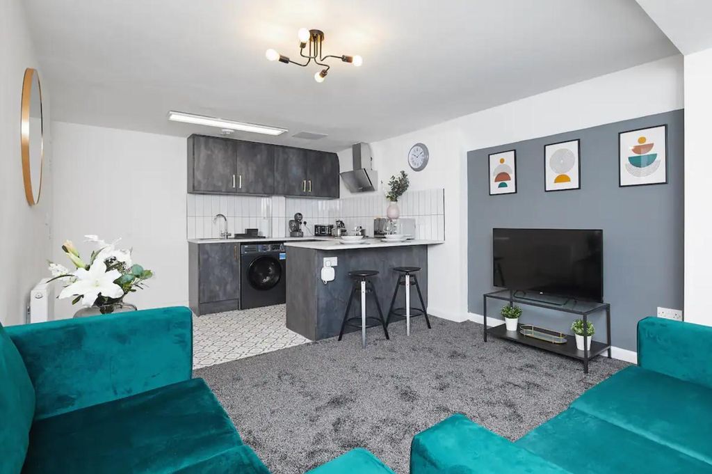 Property photo 2 of 9 Property