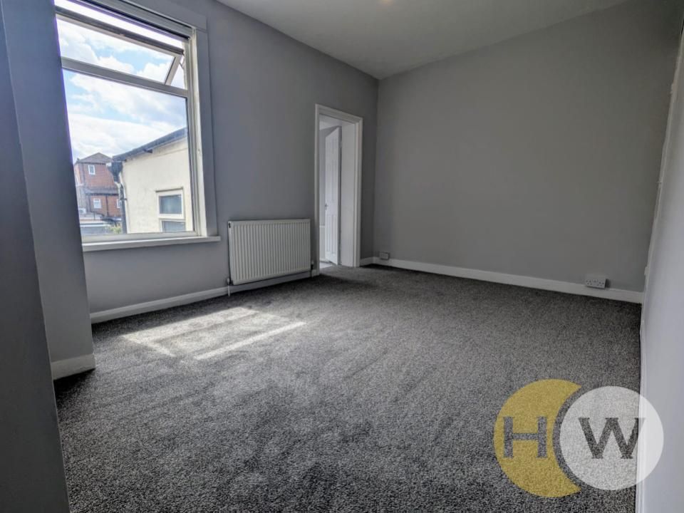 Property photo 3 of 6 Bedroom