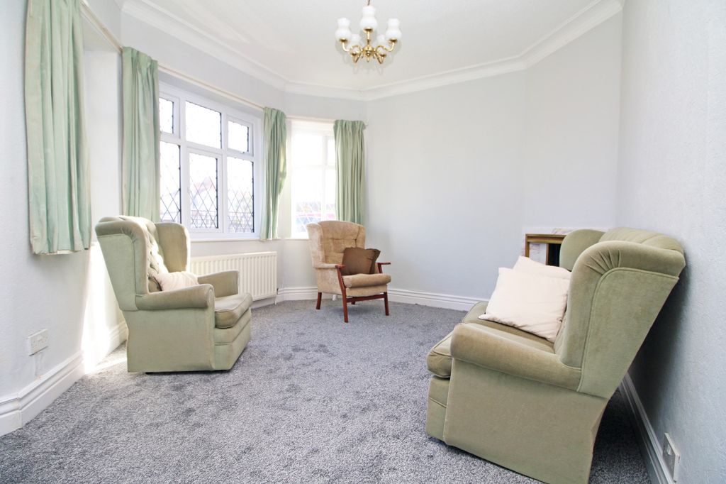 Property photo 3 of 14