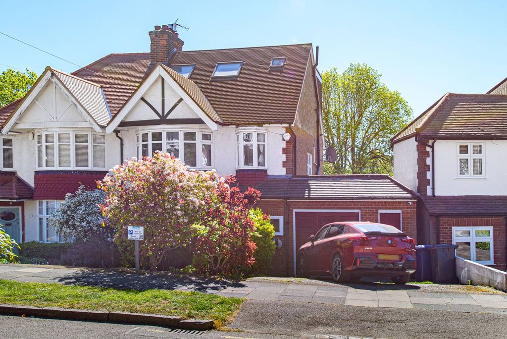 Property photo 2 of 16