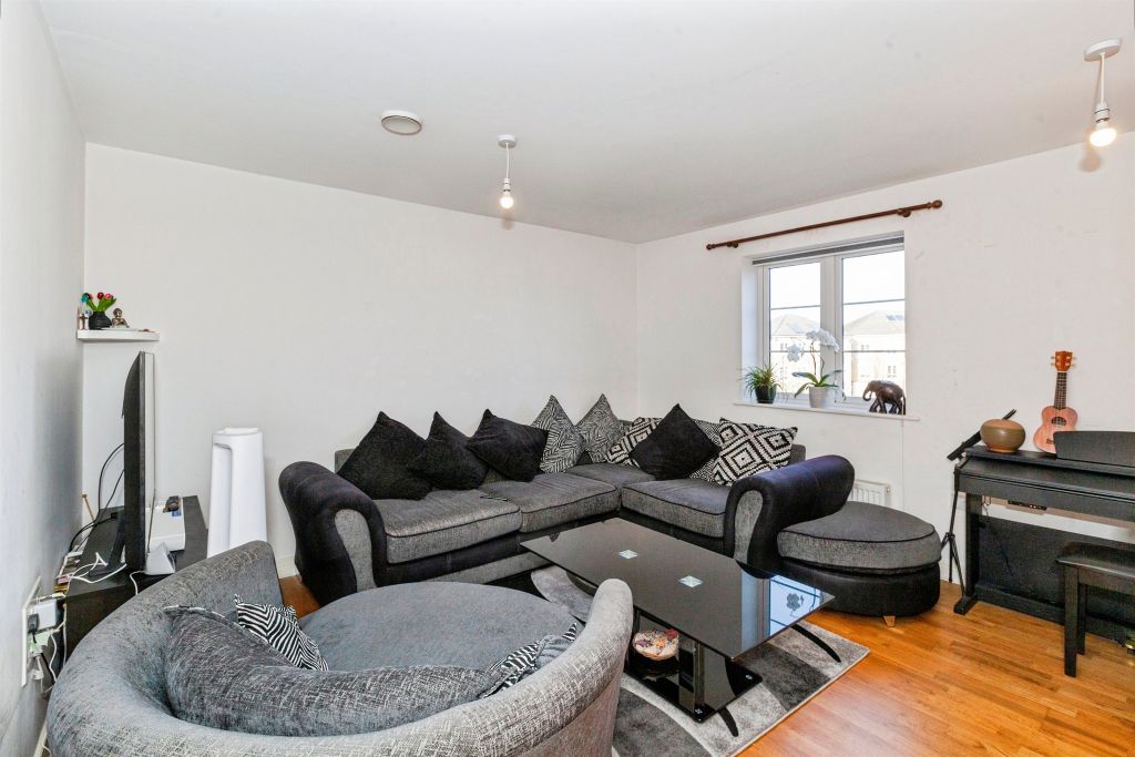 Property photo 2 of 11