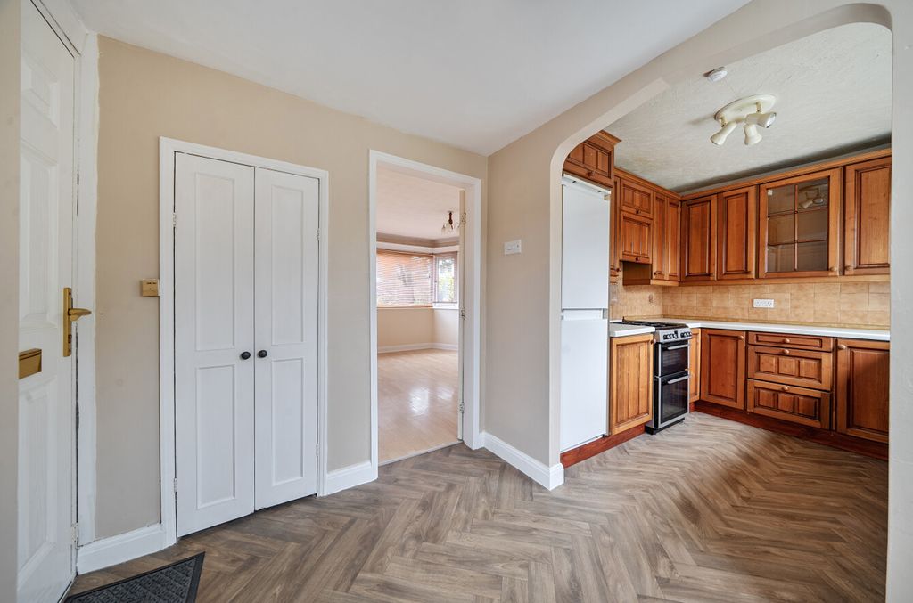 Property photo 3 of 18 1394677-6-694A84c...