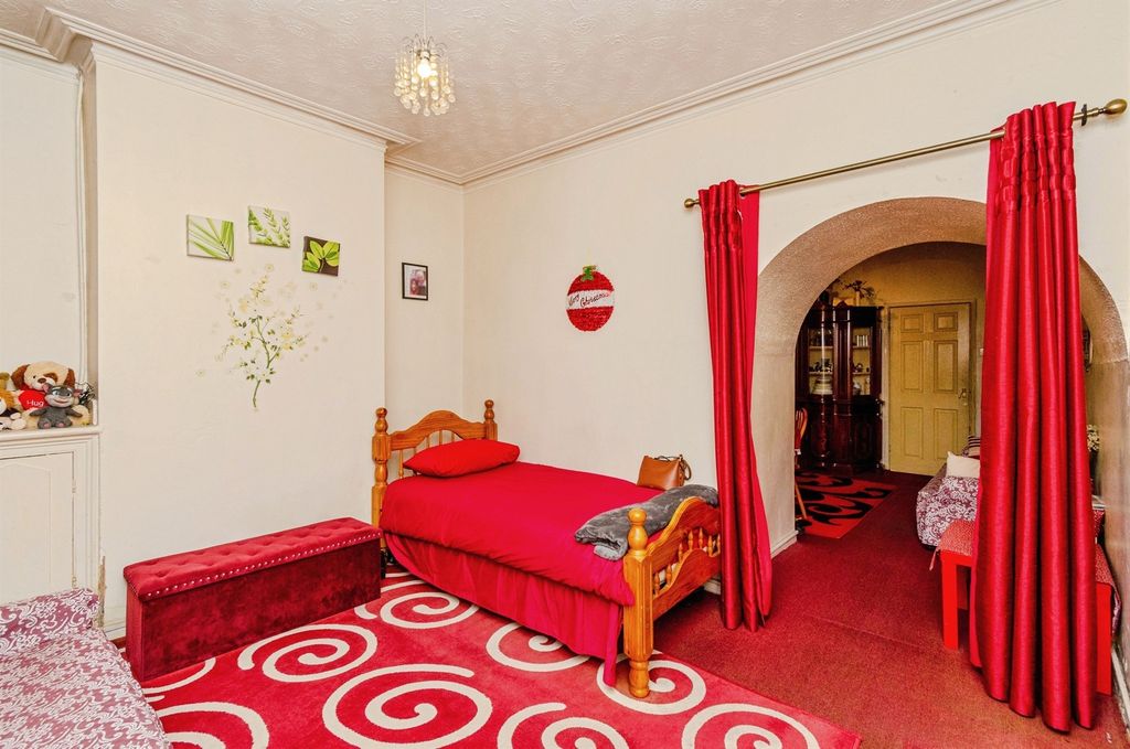 Property photo 3 of 14