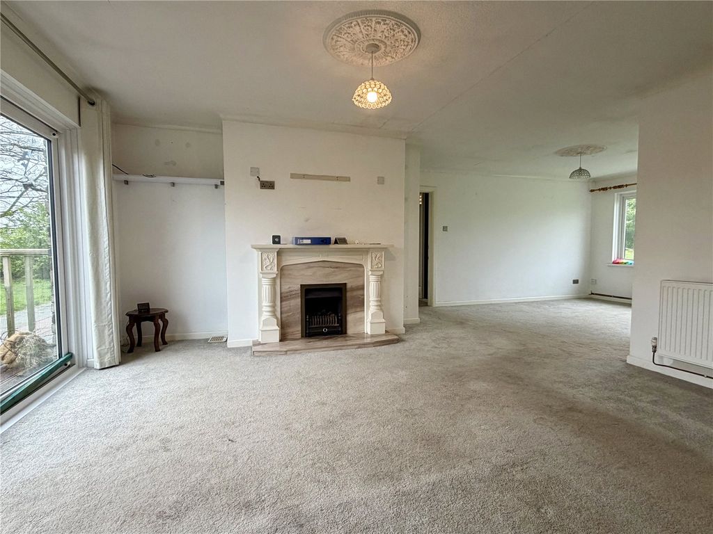 Property photo 2 of 52 Picture No. 54