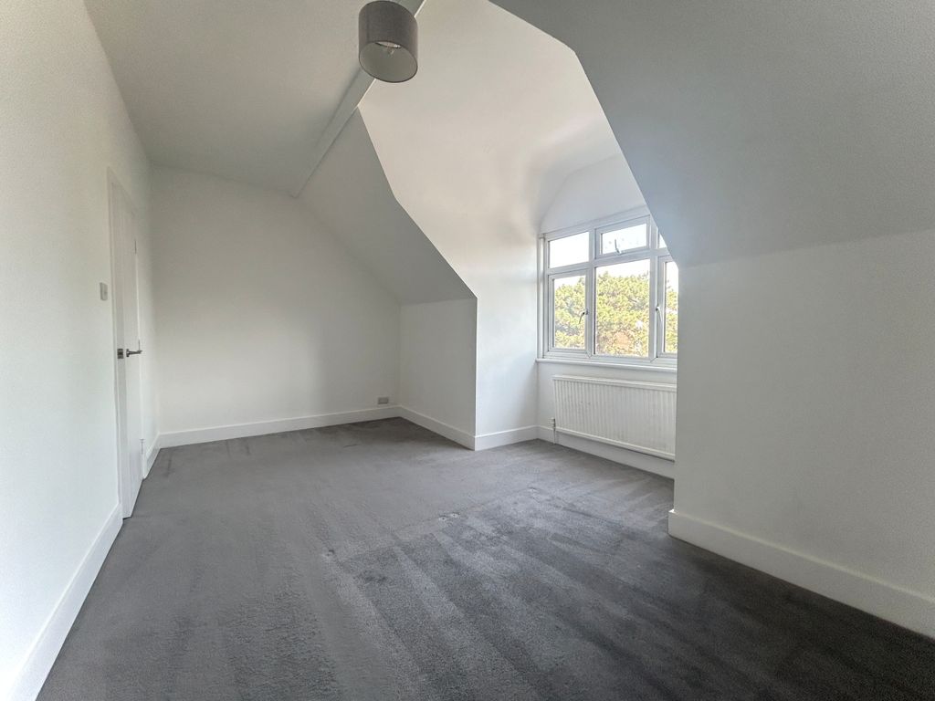 Property photo 3 of 12 10