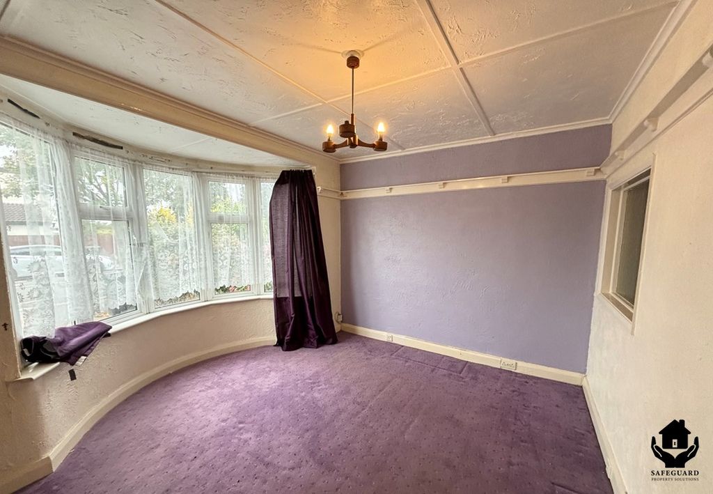 Property photo 2 of 14 Lounge