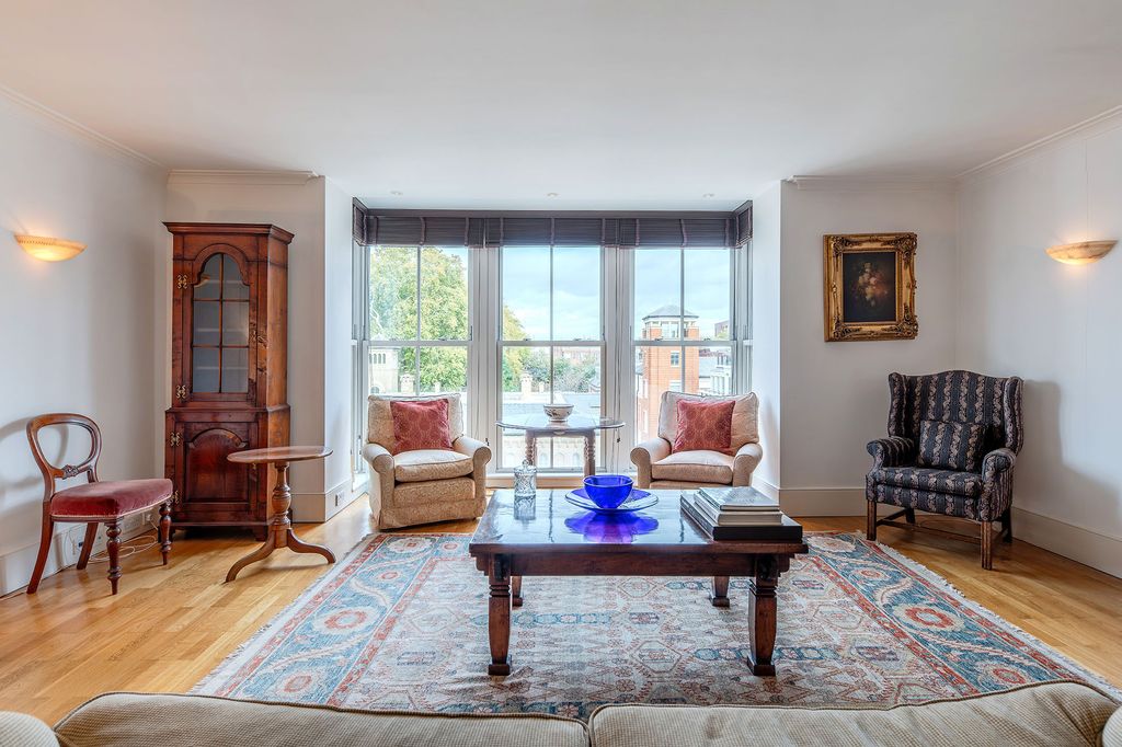 Property photo 2 of 22