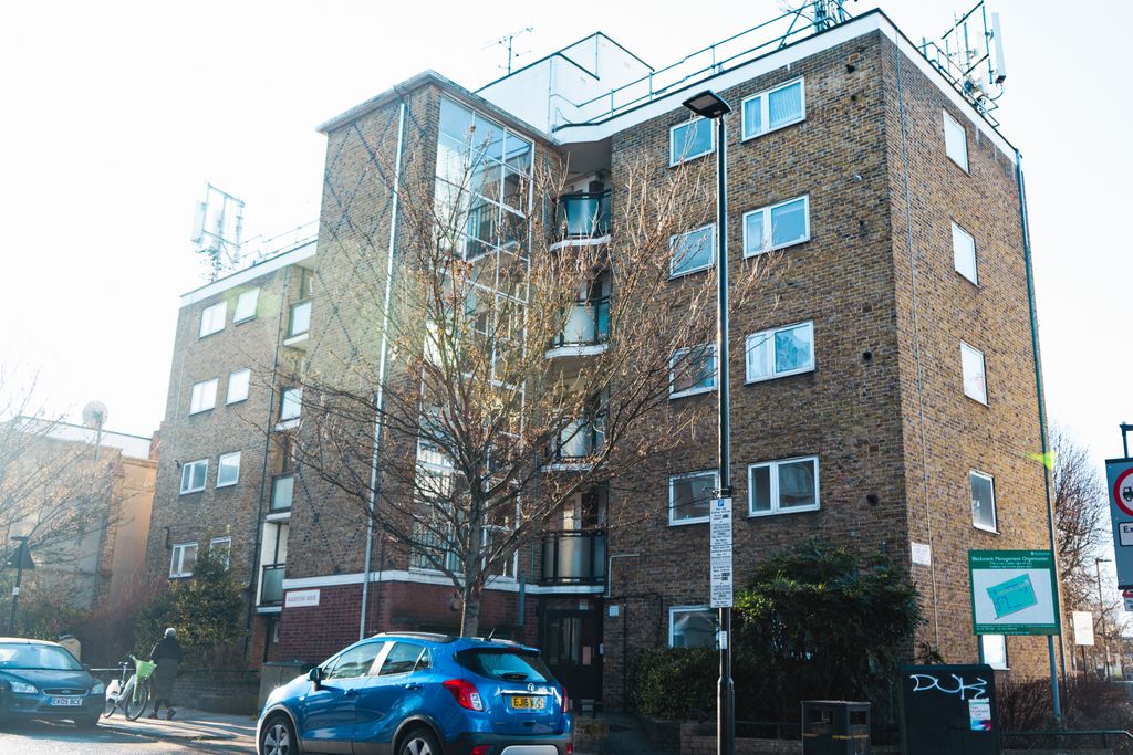 Property photo 2 of 6