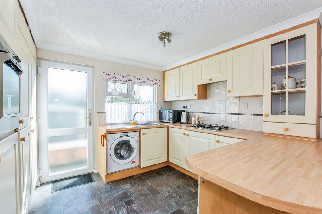 Property photo 2 of 18