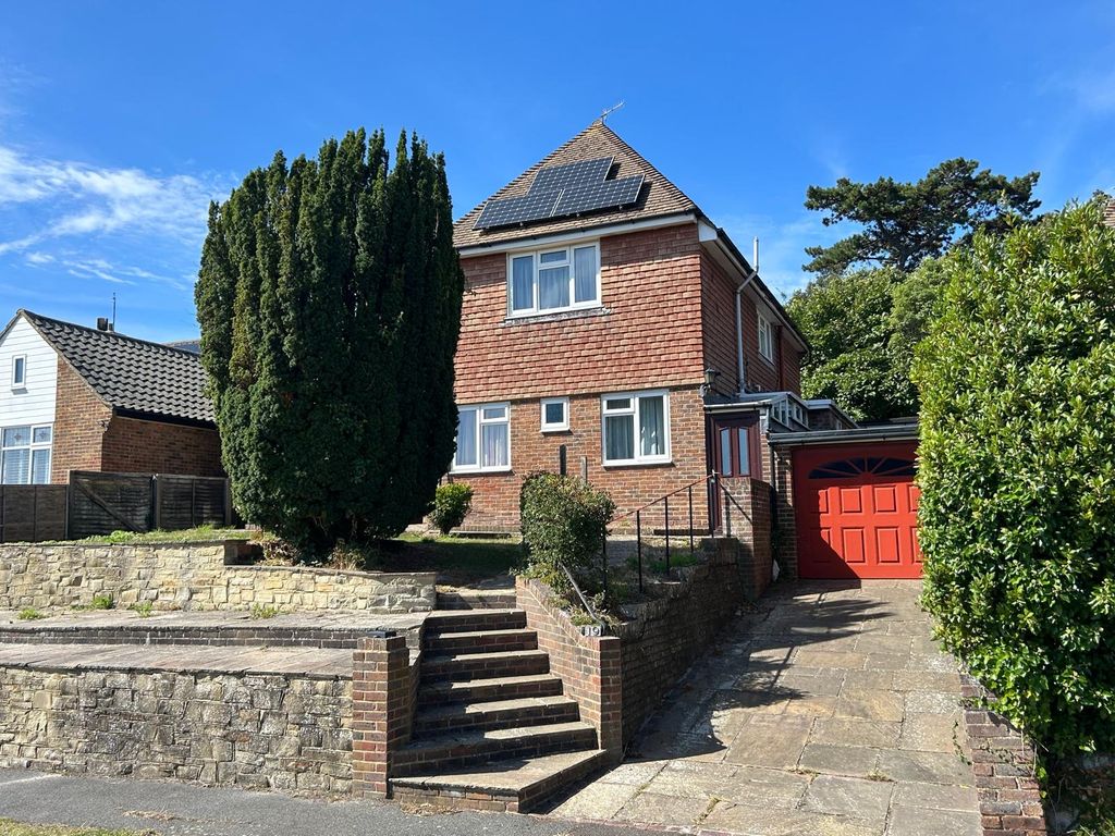 Property photo 1 of 18
