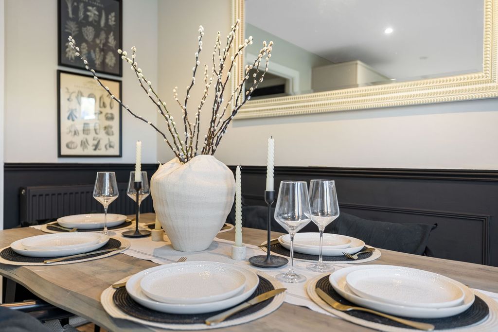 Property photo 3 of 28