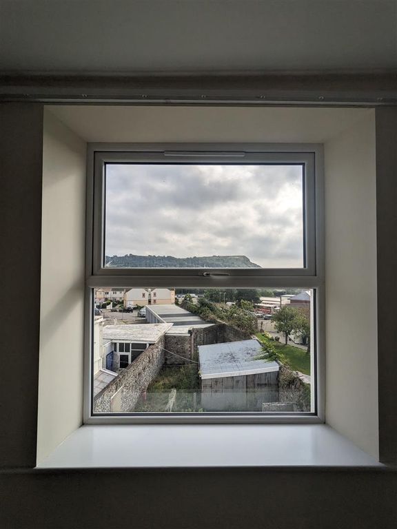 Property photo 3 of 8 Bedroom 2.Jpg