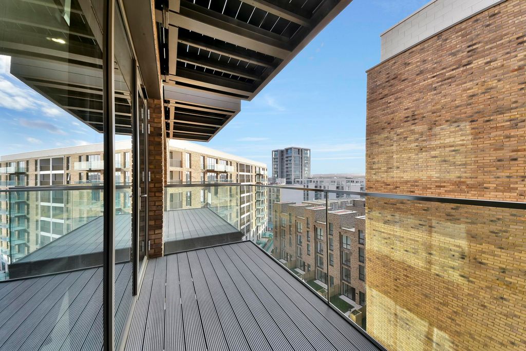 Property photo 2 of 22