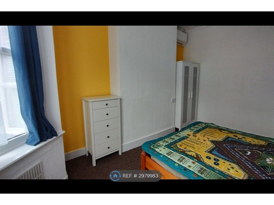 Property photo 2 of 11 Bedroom