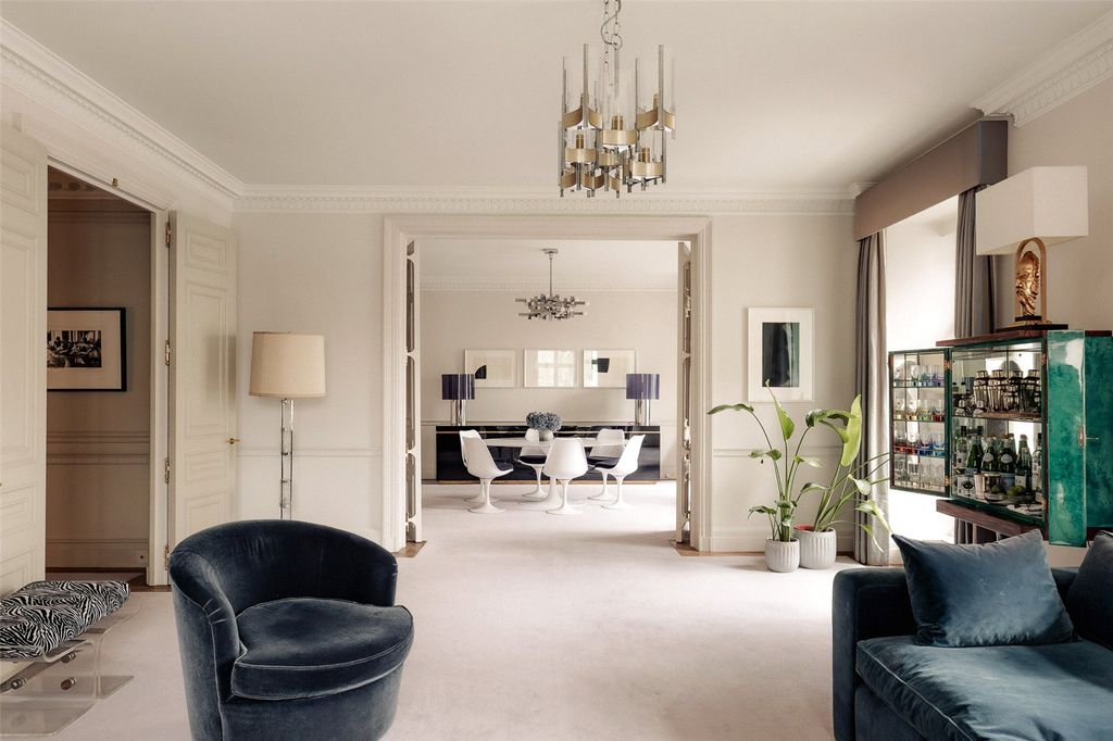 Property photo 3 of 17 Open Plan Reception