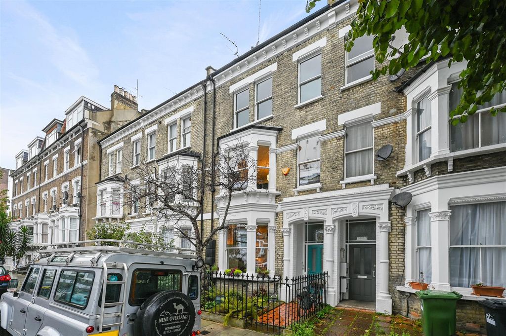 Property photo 1 of 10 Exterior