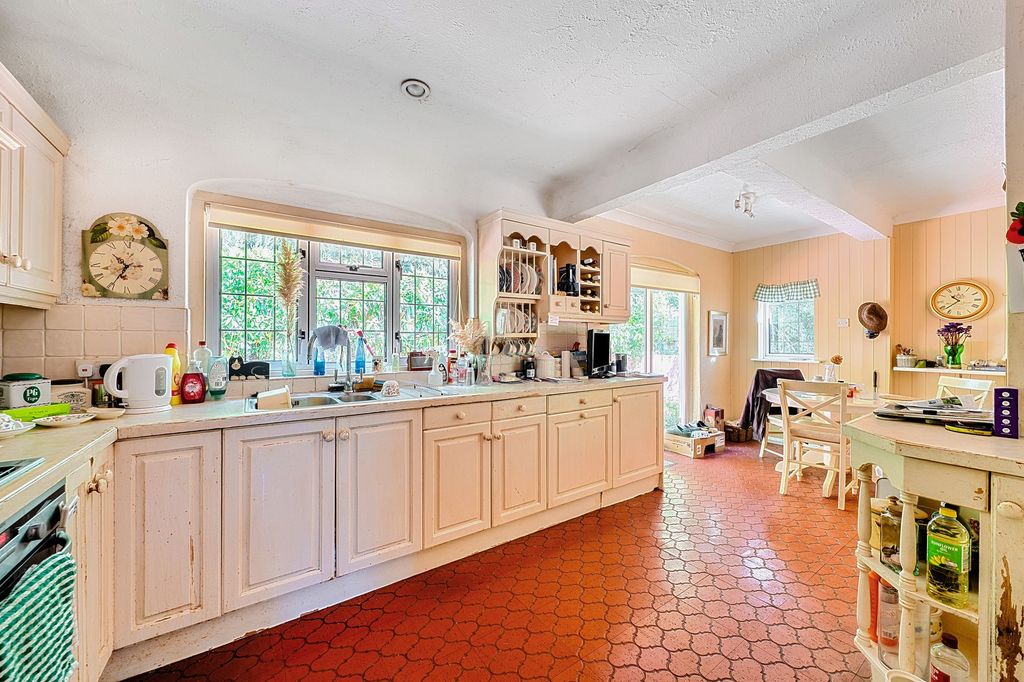 Property photo 3 of 20