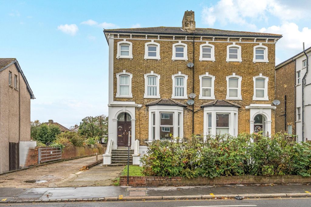 Property photo 2 of 10 Exterior