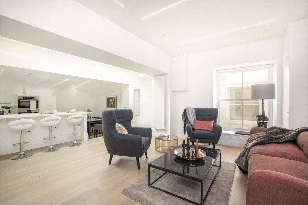 Property photo 2 of 11 Picture No. 14