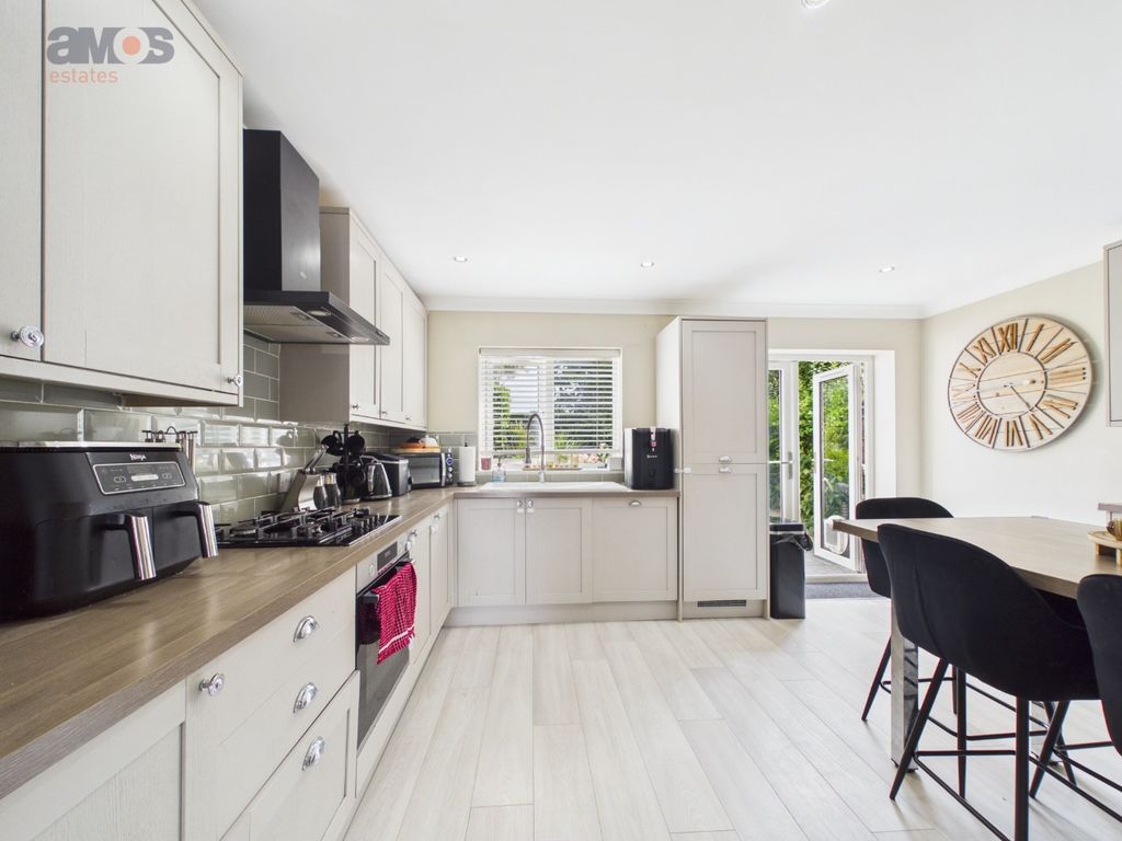 Property photo 2 of 27 5311473