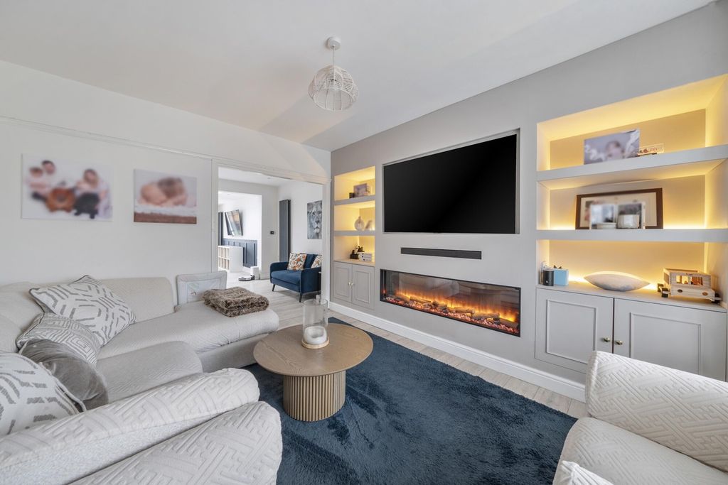 Property photo 2 of 21 1411050-18-698Db1...