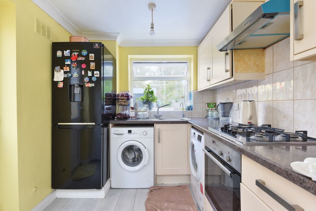 Property photo 2 of 19 5391635
