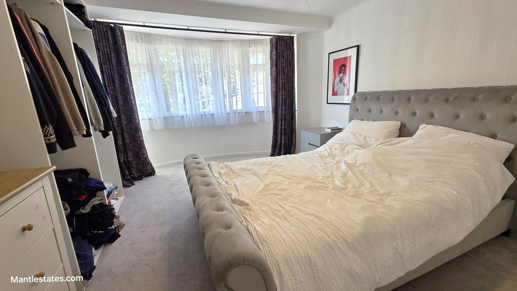 Property photo 3 of 17 Front Bedroom