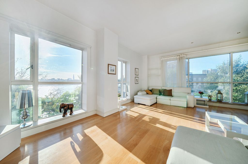 Property photo 2 of 18 1358144-8-68cd8A1...
