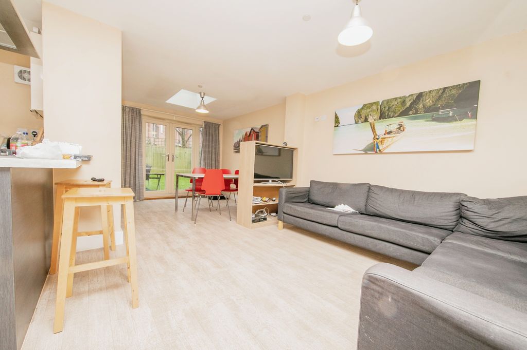 Property photo 3 of 16 Photography