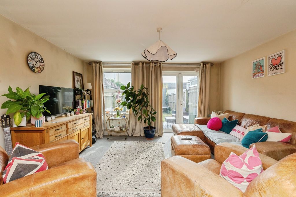 Property photo 3 of 20