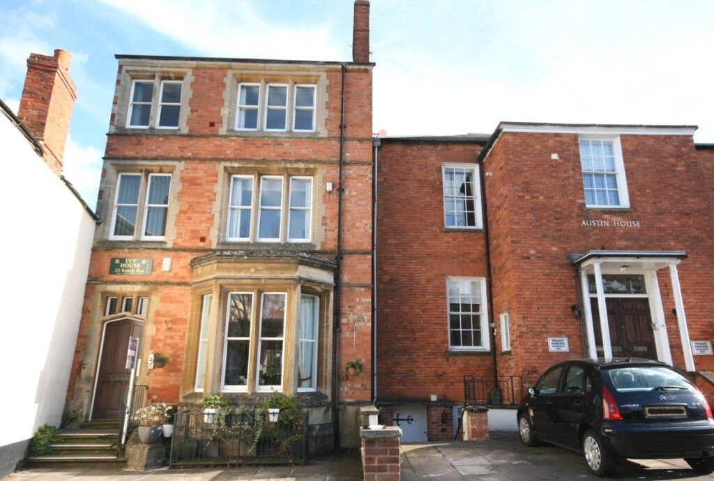 Property photo 1 of 7