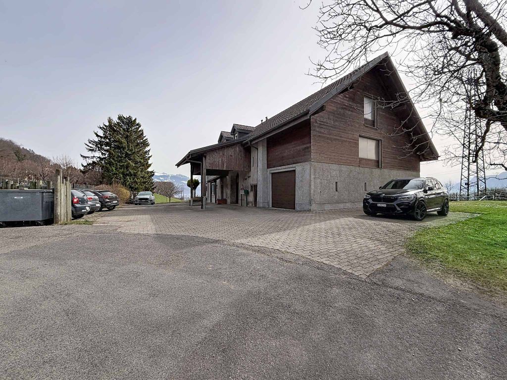 Property photo 2 of 13