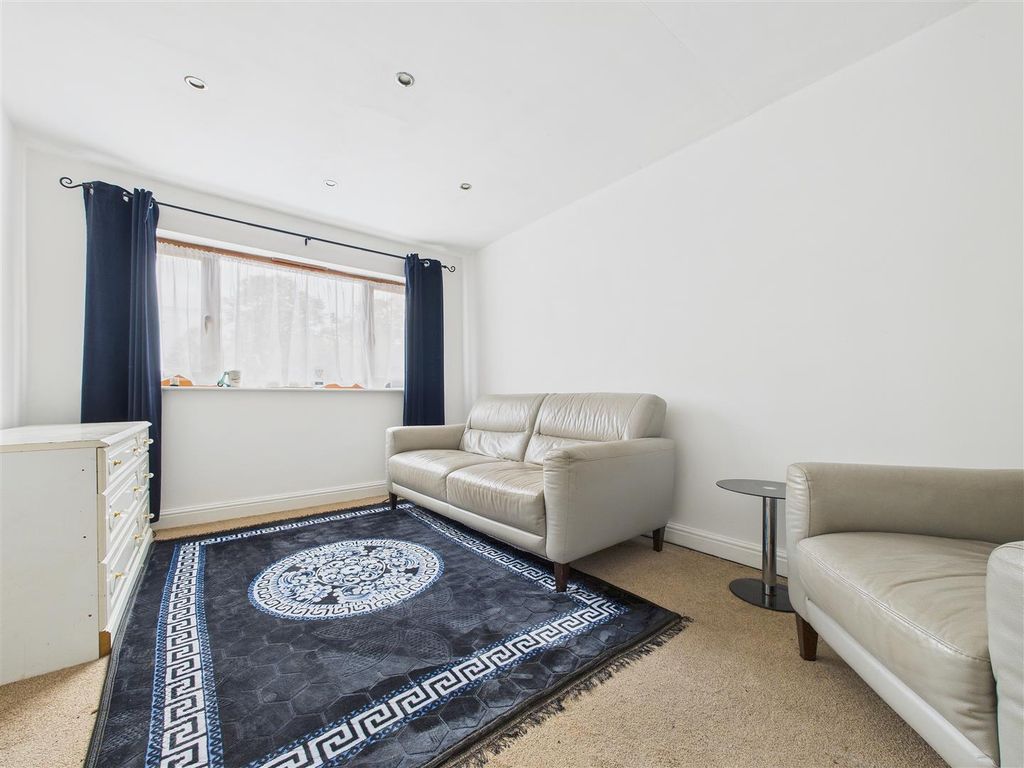 Property photo 2 of 7 Cam01407G0-Pr0021-Still003.Jpg