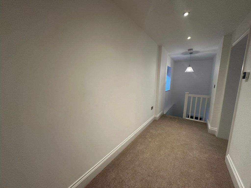 Property photo 3 of 10 Hallway