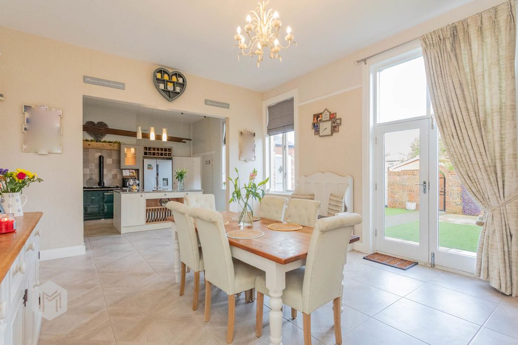 Property photo 3 of 46 Photograph