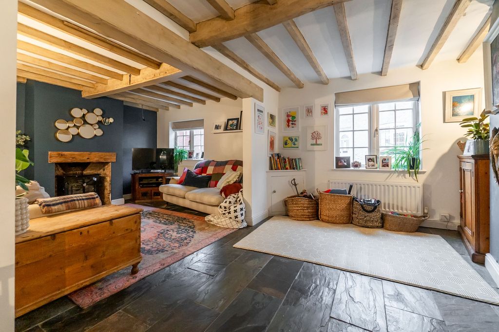 Property photo 3 of 34