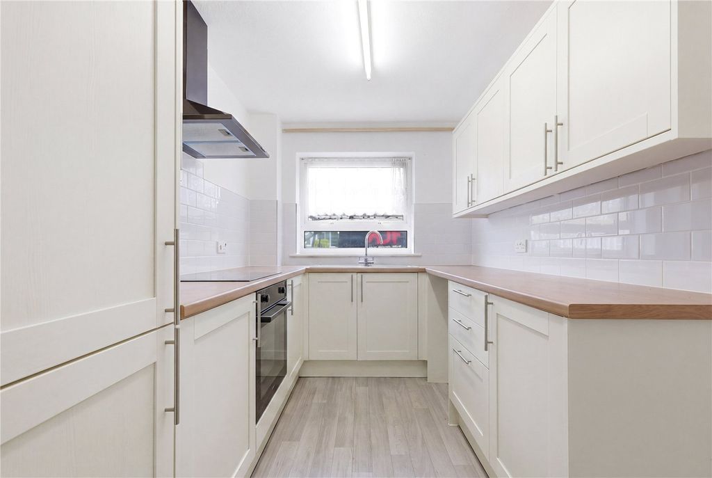 Property photo 2 of 12 Picture No. 31