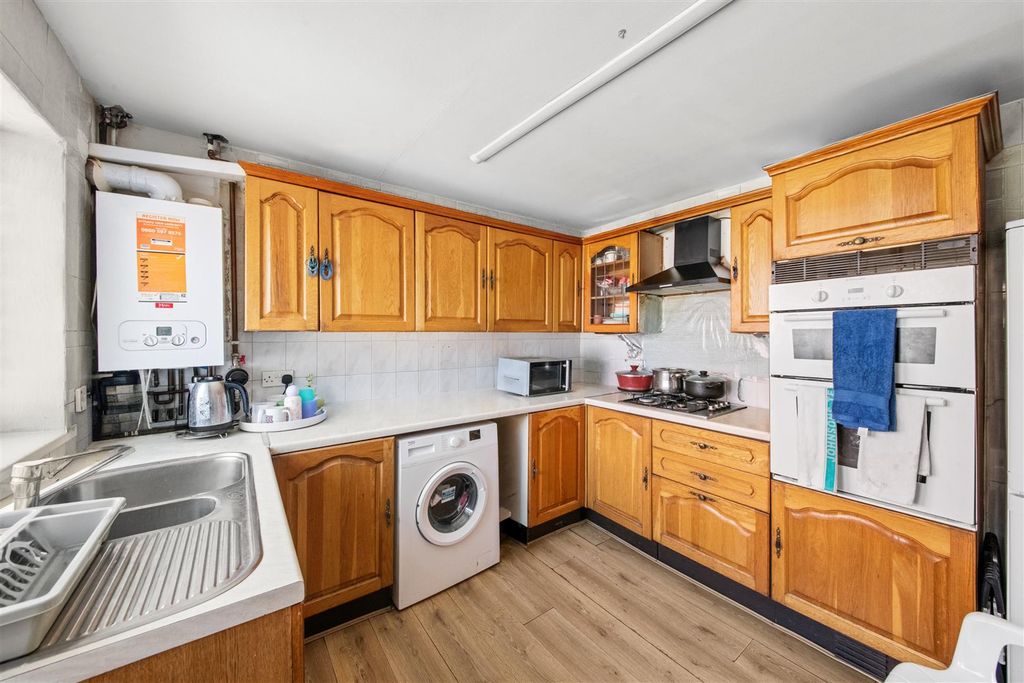 Property photo 2 of 18 1