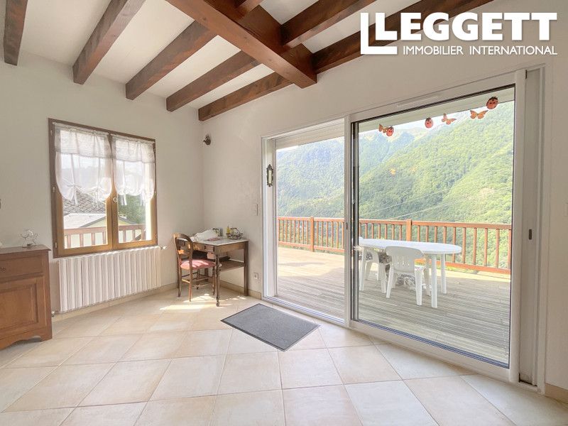 Property photo 2 of 10