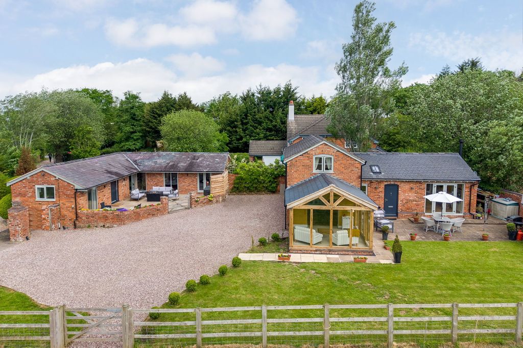 Property photo 1 of 34
