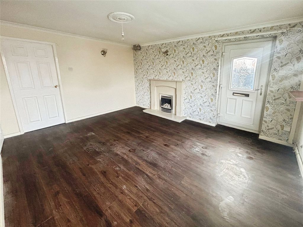 Property photo 2 of 13 Lounge