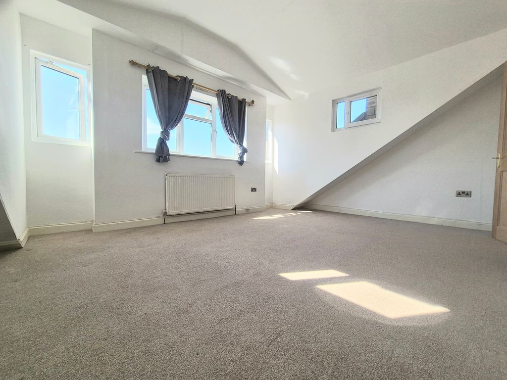 Property photo 2 of 11 Image