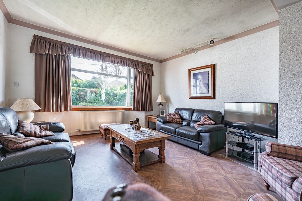 Property photo 3 of 42