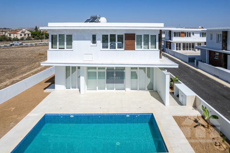 Property photo 2 of 9