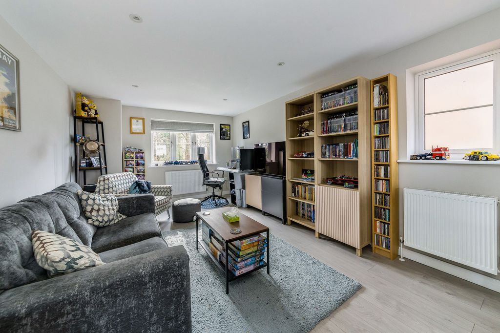 Property photo 3 of 9