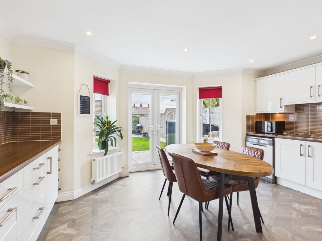 Property photo 2 of 20 Cam02637G0-Pr0017-Still013