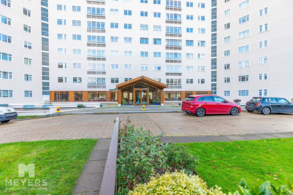 Property photo 1 of 23