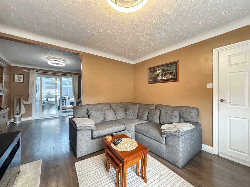 Property photo 3 of 25