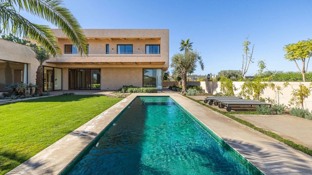 Property photo 2 of 27